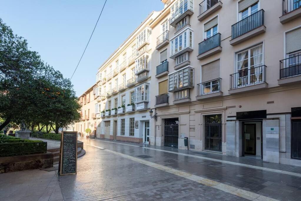 Cathedral Suites مالقة الغرفة الصورة