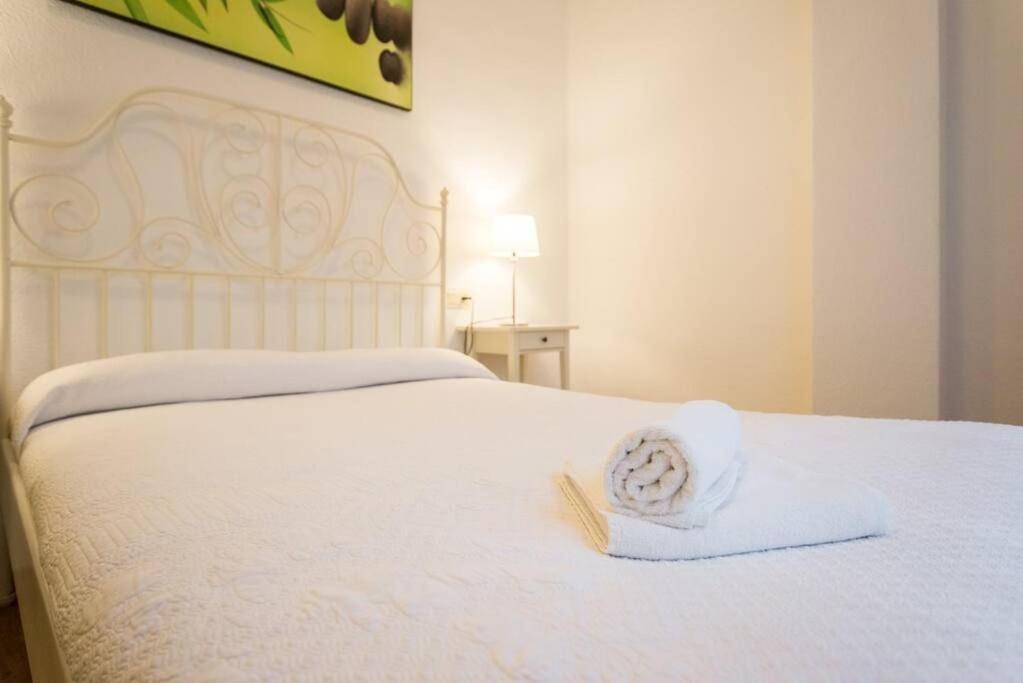 Cathedral Suites مالقة الغرفة الصورة