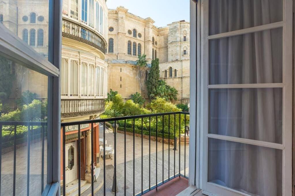 Cathedral Suites مالقة الغرفة الصورة