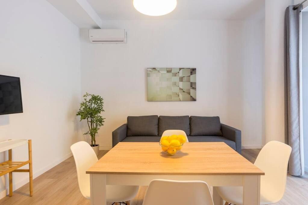 Cathedral Suites مالقة الغرفة الصورة