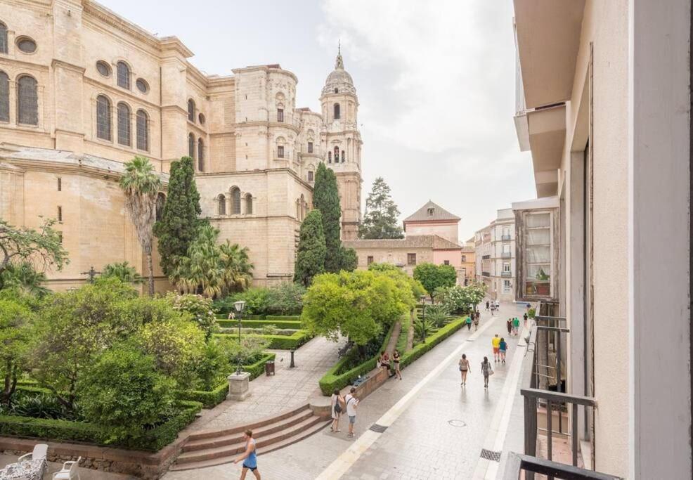 Cathedral Suites مالقة الغرفة الصورة